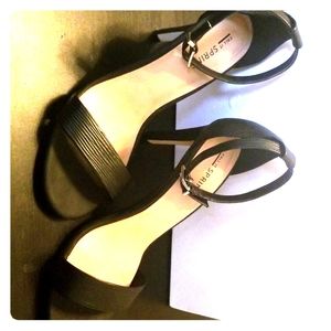 Black sandals size 8.5